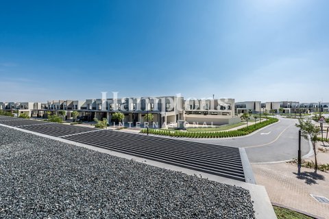 Villa in Dubai South (Dubai World Central), Dubai 4 bedrooms, 237.36716500 sq.m. № 63999 - photo 10