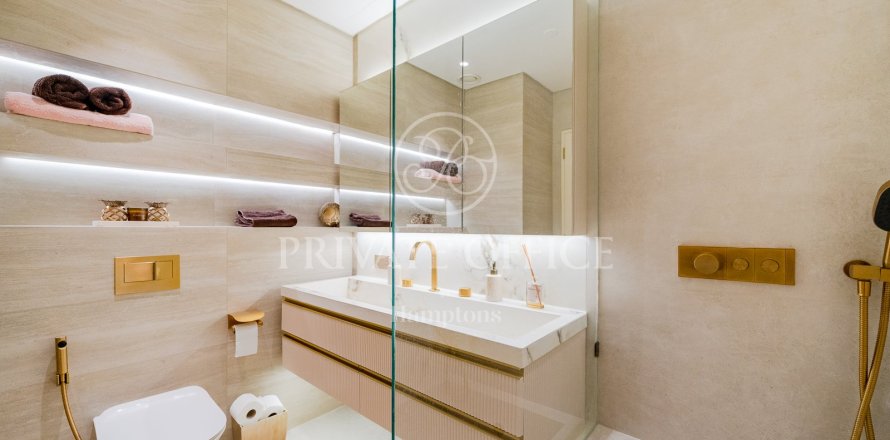 Apartment in The Address Dubai Marina, Dubai Marina, Dubai 3 bedrooms, 187.943 sq.m. № 63998