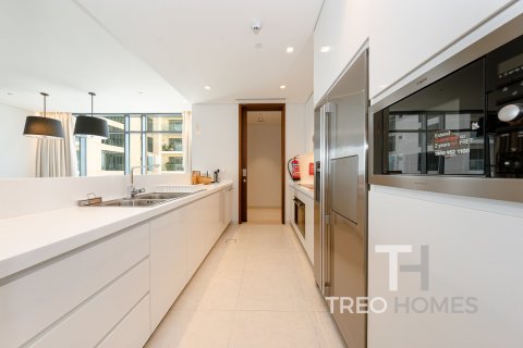 Apartment in The Hills, Dubai 3 bedrooms, 204 sq.m. № 13514 - photo 8