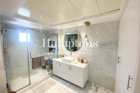 Villa in Meadows 1, Meadows, Dubai 4 bedrooms, 380.90230000 sq.m. № 63842 - photo 2