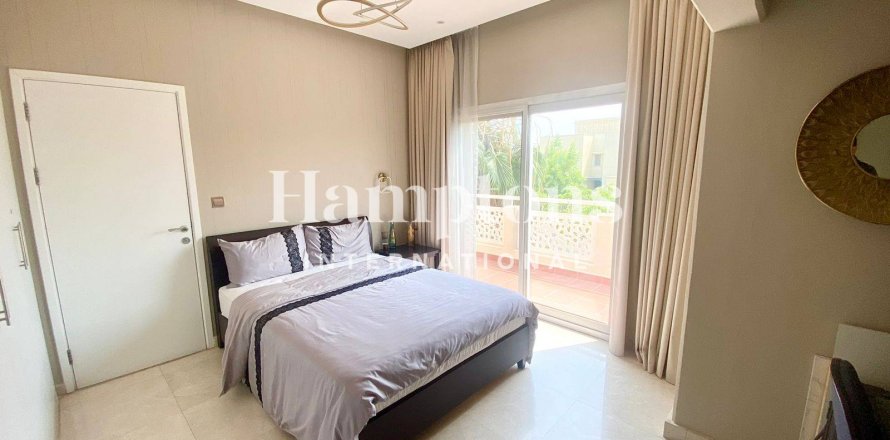 Villa in Meadows 1, Meadows, Dubai 4 bedrooms, 380.902 sq.m. № 63842