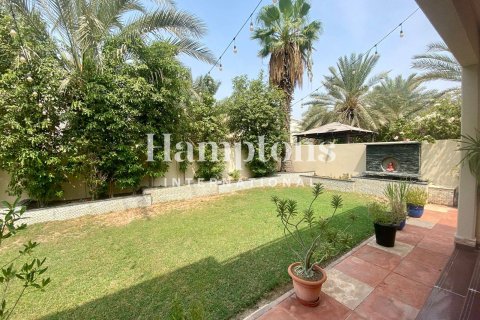 Villa in Meadows 1, Meadows, Dubai 4 bedrooms, 380.90230000 sq.m. № 63842 - photo 11