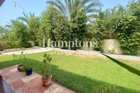 Villa in Meadows 1, Meadows, Dubai 4 bedrooms, 380.90230000 sq.m. № 63842 - photo 12