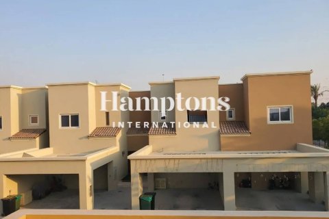 Снять в аренду таунхаус в Amaranta, Dubai Land, Дубай: 3 спальни, 178.93117800м², № 63834 - фото 1