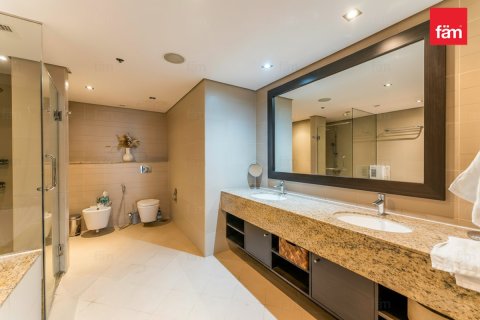 Apartment in Palm Jumeirah, Dubai 1 bedroom, 107.6 sq.m. № 49353 - photo 14