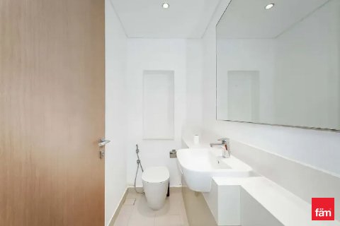 Снять в аренду квартиру в Дубае: 3 спальни, 143.4м², № 77951 - фото 11