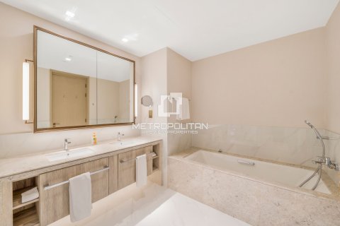Apartment in Address Harbour Point, Dubai Creek Harbour (The Lagoons), Dubai 2 bedrooms, 102 sq.m. № 14710 - photo 21