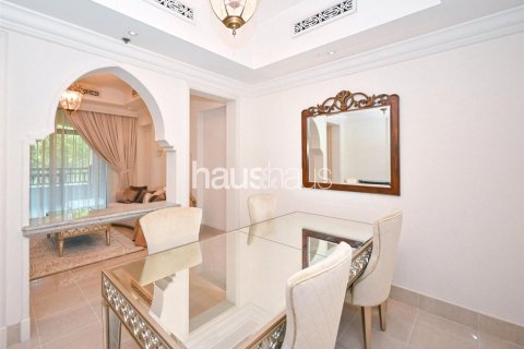 Apartment in Downtown Dubai (Downtown Burj Dubai), Dubai 2 bedrooms, 137 sq.m. № 44965 - photo 4