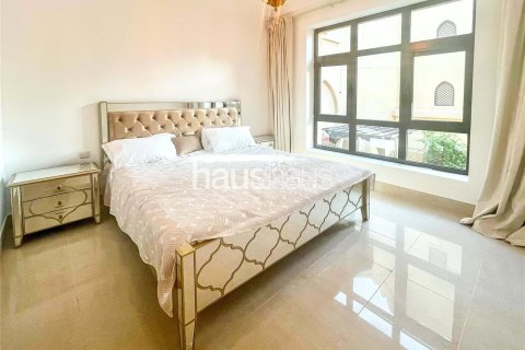 Apartment in Downtown Dubai (Downtown Burj Dubai), Dubai 2 bedrooms, 137 sq.m. № 44965 - photo 6