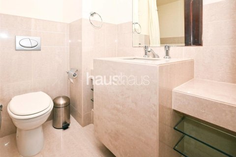 Apartment in Downtown Dubai (Downtown Burj Dubai), Dubai 2 bedrooms, 137 sq.m. № 44965 - photo 12