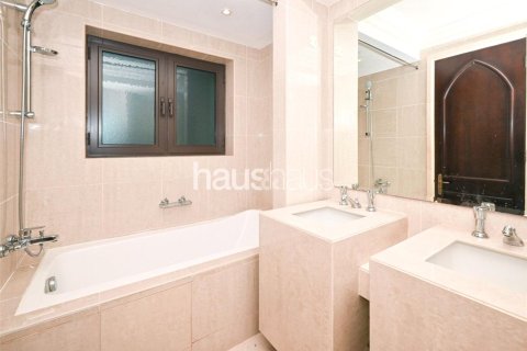 Apartment in Downtown Dubai (Downtown Burj Dubai), Dubai 2 bedrooms, 137 sq.m. № 44965 - photo 13