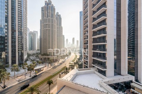 Apartment in BLVD Heights, Downtown Dubai (Downtown Burj Dubai), Dubai 2 bedrooms, 161 sq.m. № 20417 - photo 8