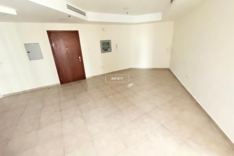 Apartment in Jumeirah Lake Towers, Dubai 2 bedrooms, 89.4 sq.m. № 49782 - photo 4