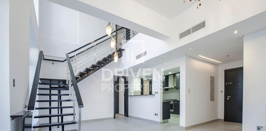 Дуплекс в Jumeirah Islands, Дубай, 3 спальни, 260м², № 86423