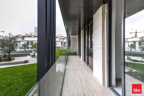 Квартира в Дубае, 2 спальни, 122.2м², № 114510