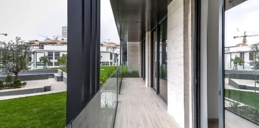 Квартира в Дубае, 2 спальни, 122.2м², № 114510