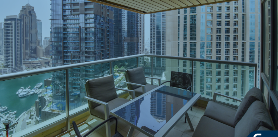 Apartment in Emaar 6 Towers, Dubai Marina, Dubai 3 bedrooms, 218 sq.m. № 75222