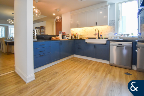 Apartment in Emaar 6 Towers, Dubai Marina, Dubai 3 bedrooms, 218 sq.m. № 75222 - photo 7