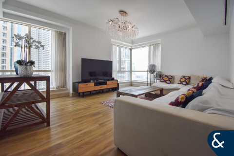 Apartment in Emaar 6 Towers, Dubai Marina, Dubai 3 bedrooms, 218 sq.m. № 75222 - photo 2