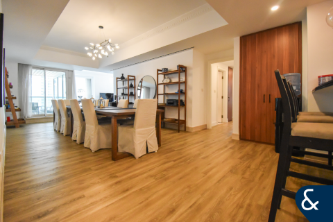 Apartment in Emaar 6 Towers, Dubai Marina, Dubai 3 bedrooms, 218 sq.m. № 75222 - photo 5