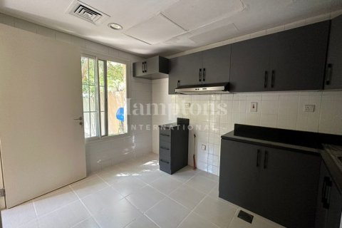 Снять в аренду виллу в Springs 12, The Springs, Дубай: 2 спальни, 174.05005438м², № 12604 - фото 22
