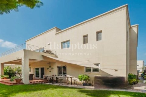 Снять в аренду виллу в The Lakes, Дубай: 4 спальни, 373.37715700м², № 12605 - фото 6