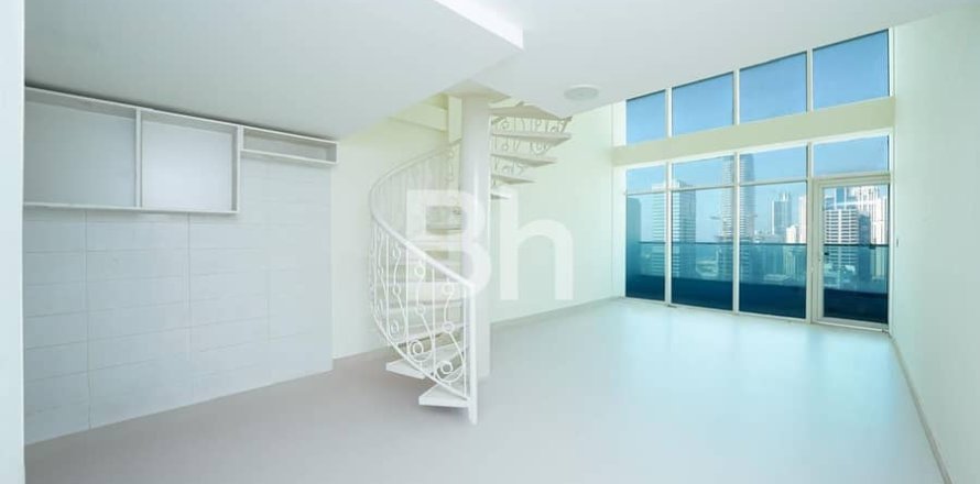 Apartment in Jumeirah Lake Towers, Dubai 2 bedrooms, 124 sq.m. № 56671