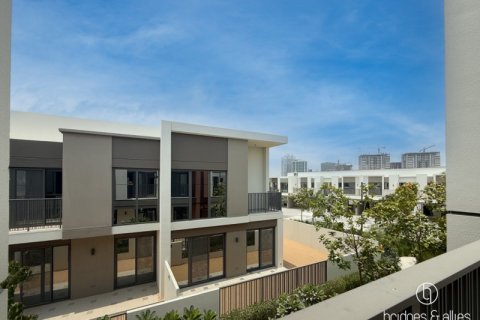 Villa in Dubai 4 bedrooms, 220 sq.m. № 77307 - photo 13