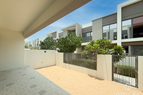 Villa in Dubai 4 bedrooms, 220 sq.m. № 77307 - photo 19