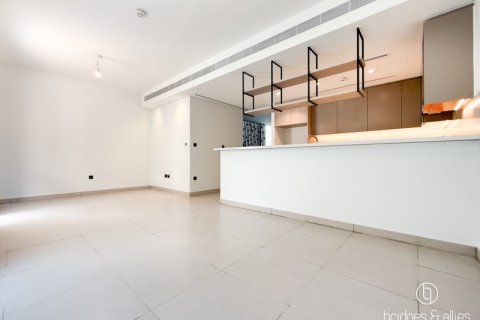 Villa in Dubai 4 bedrooms, 220 sq.m. № 77307 - photo 4