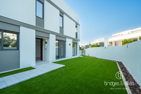 فيلا في دبي 4 غرف نوم, 271.3 م² رقم 77306 - صورة 1