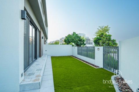 فيلا في دبي 4 غرف نوم, 271.3 م² رقم 77306 - صورة 17