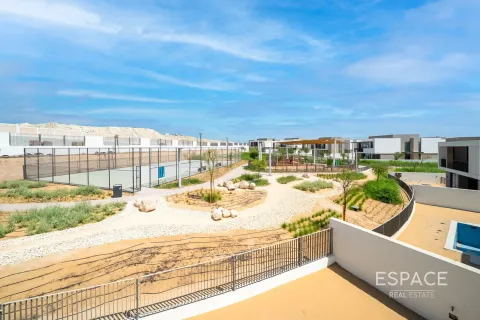 Снять в аренду виллу в Al Furjan, Дубай: 5 спален, 453м², № 72446 - фото 1