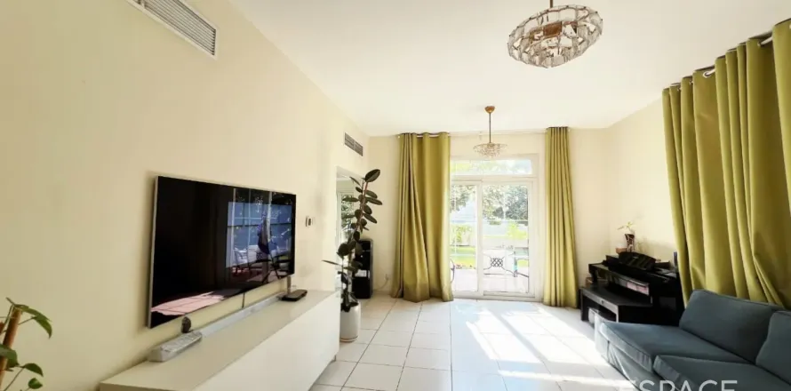 Villa en The Springs, Dubai, 3 dormitorios, 270 m², № 72444