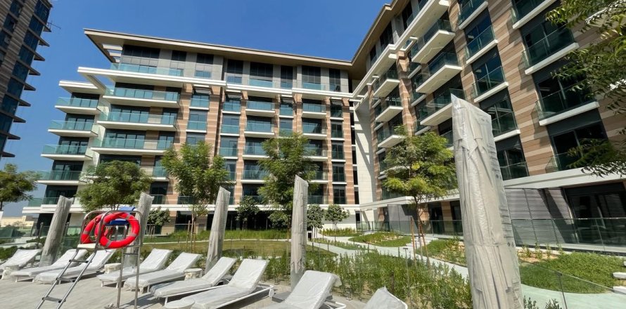 Квартира в Аль-Васле, Дубай, 2 спальни, 102.4м², № 60472