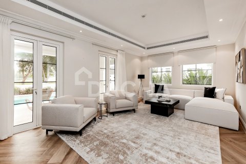 Villa en Jumeirah Golf Estates, Dubai, 4 dormitorios, 445 m², № 114856 - foto 10