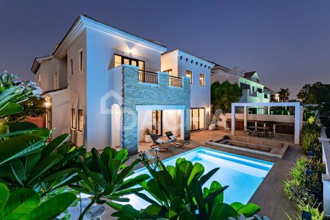 Villa en Jumeirah Golf Estates, Dubai, 4 dormitorios, 445 m², № 114856