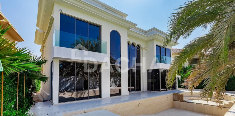 Villa en Jumeirah Islands, Dubai, 5 dormitorios, 539 m², № 114858
