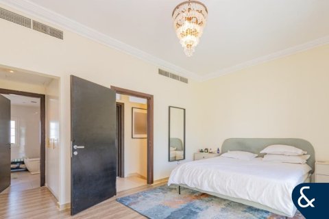 Townhouse in Jumeirah Village Triangle, Dubai 2 bedrooms, 283 sq.m. № 91155 - photo 6