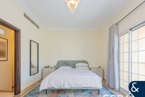 Townhouse in Jumeirah Village Triangle, Dubai 2 bedrooms, 283 sq.m. № 91155 - photo 7