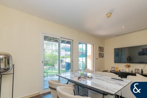 Townhouse in Jumeirah Village Triangle, Dubai 2 bedrooms, 283 sq.m. № 91155 - photo 10