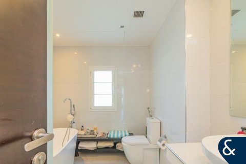 Townhouse in Jumeirah Village Triangle, Dubai 2 bedrooms, 283 sq.m. № 91155 - photo 3