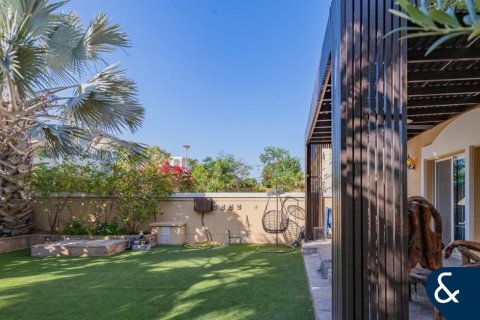 Townhouse in Jumeirah Village Triangle, Dubai 2 bedrooms, 283 sq.m. № 91155 - photo 13