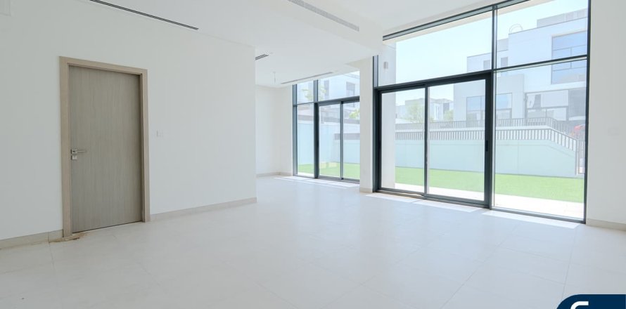 Adosado en Al Furjan, Dubai, 4 dormitorios, 280 m², № 78632