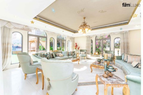 Villa en Palm Jumeirah, Dubai, 6 dormitorios, 1393.2 m², № 93388 - foto 9
