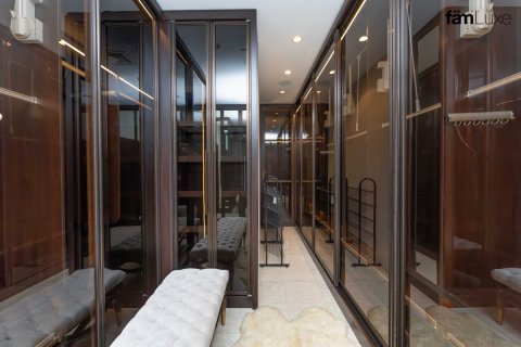 Villa en Palm Jumeirah, Dubai, 6 dormitorios, 1393.2 m², № 93388 - foto 23