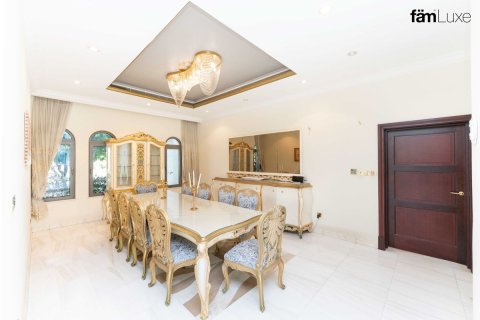 Villa en Palm Jumeirah, Dubai, 6 dormitorios, 1393.2 m², № 93388 - foto 2