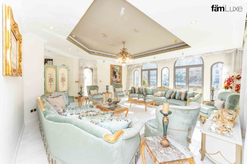 Villa en Palm Jumeirah, Dubai, 6 dormitorios, 1393.2 m², № 93388 - foto 7