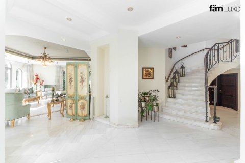 Villa en Palm Jumeirah, Dubai, 6 dormitorios, 1393.2 m², № 93388 - foto 13