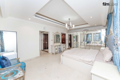 Villa en Palm Jumeirah, Dubai, 6 dormitorios, 1393.2 m², № 93388 - foto 27